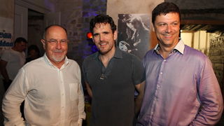 Zadar, 270811.
Poznati americki glumac Matt Dillon u Zadru boravi kao gost Forum film festivala Zadar.
Na slici: Matt Dillon sa redateljem Bigasom Lunom i direktorom festivala Sergejem Stanojkovskim
Foto: Vladimir Ivanov / CROPIX