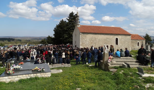 Župa sv. Mihovila Lišane proslavila Cvjetnicu