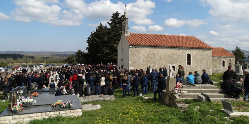 Župa sv. Mihovila Lišane proslavila Cvjetnicu Župa sv. Mihovila Lišane proslavila Cvjetnicu