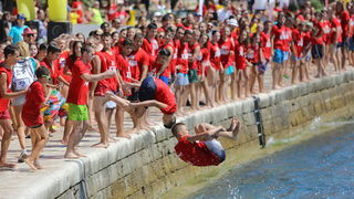 11. dm millennium jump: Tri tisuće ljudi skače za humanitarni cilj 11. dm millennium jump: Tri tisuće ljudi skače za humanitarni cilj
