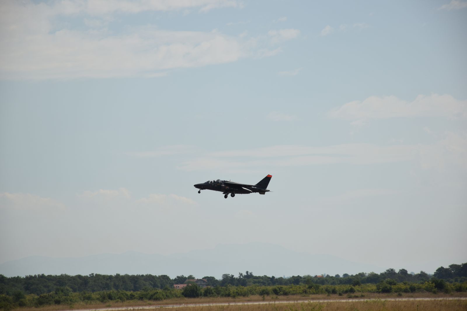 Francuski vojni avioni u vojarni “Pukovnik Mirko Vukušić”u Zemuniku Francuski vojni avioni u vojarni “Pukovnik Mirko Vukušić”u Zemuniku