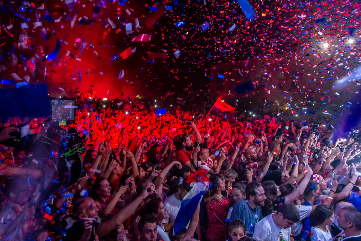 Veličanstven doček četvorice zadarskih Vatrenih od Gradskog mosta do Foruma