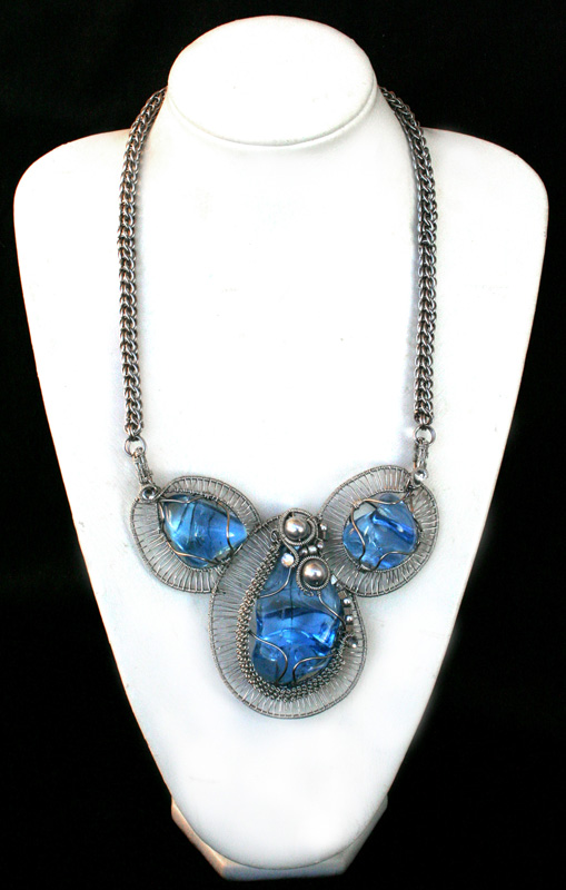 Izložba nakita u Muzeju antičkog stakla