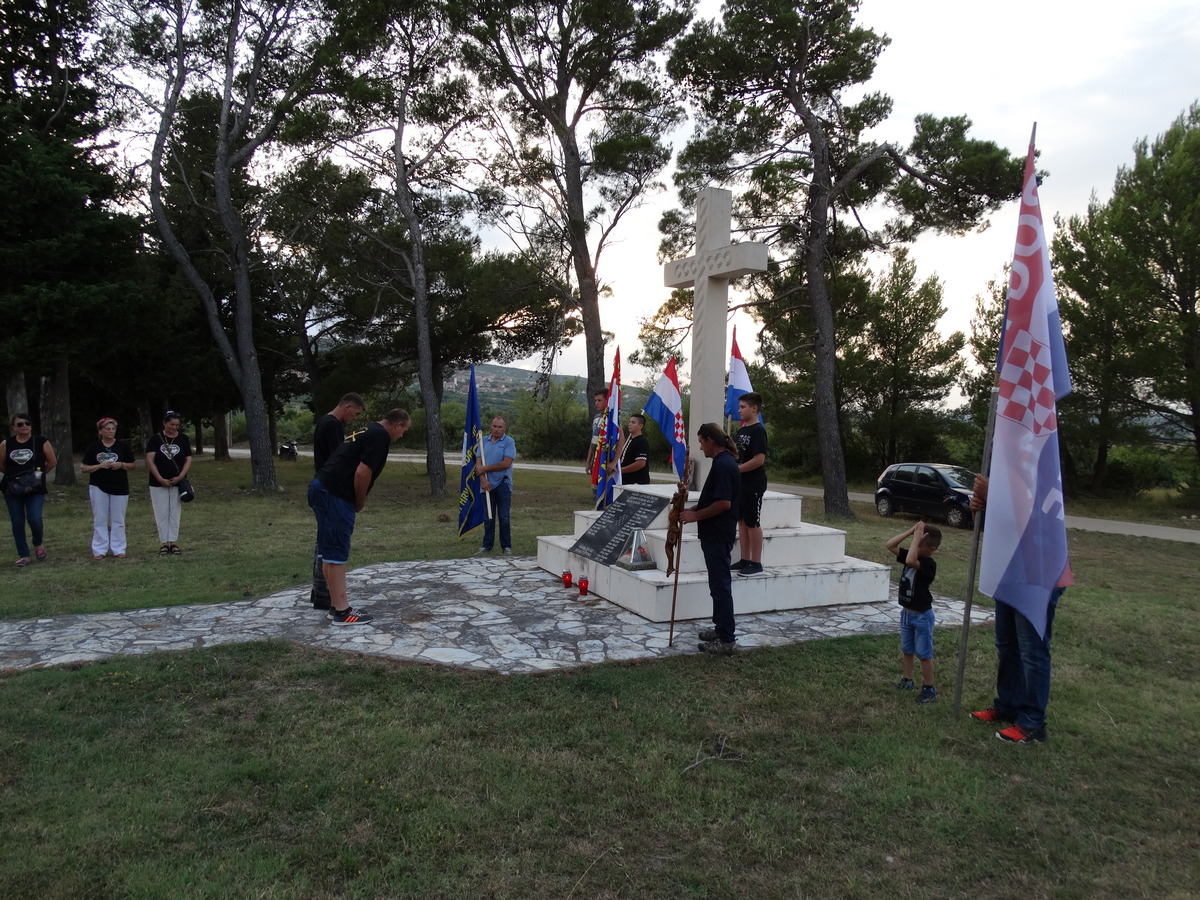 Molitvena hodnja “Koracima nade u istinu”, tradicija koja ne blijedi Molitvena hodnja “Koracima nade u istinu”, tradicija koja ne blijedi