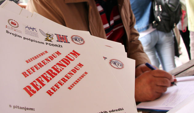 Udruge sindikata skupljaju potpise za referendum za Zakon o radu. Foto: Dorian Horvat / CROPIX