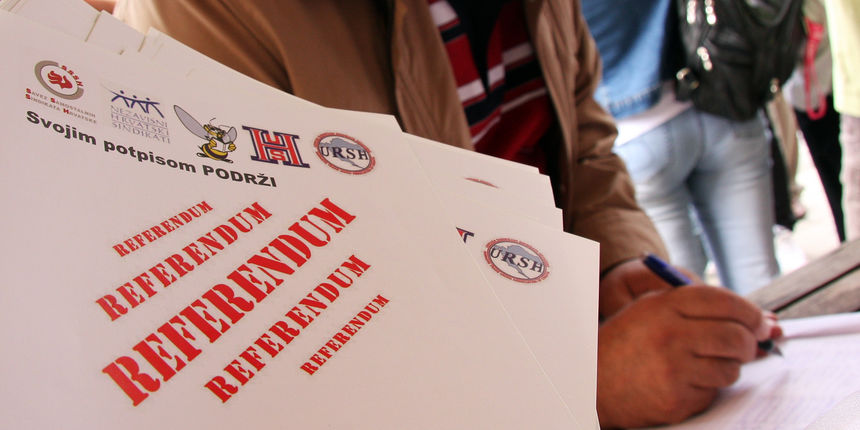 Udruge sindikata skupljaju potpise za referendum za Zakon o radu. Foto: Dorian Horvat / CROPIX Udruge sindikata skupljaju potpise za referendum za Zakon o radu. Foto: Dorian Horvat / CROPIX