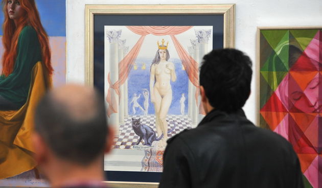 Zadar, 221112.
Tradicionalna likovna izlozba HDLU-a povodom dana grada otvorena je jutros u prostoru Gradske loze.
Na fotografiji: detalj s otvorenja.
Foto: Luka Gerlanc / CROPIX