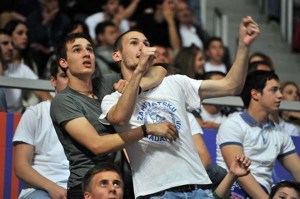 Zadar, 260513.
Dvorana Kresimira Cosica. 
3. polufinalna utakmica prvenstva Hrvatske izmedju KK Zadar i KK Cedevita.
Na fotografiji: navijaci.
Foto: Luka Gerlanc / CROPIX