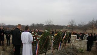 Polaganje vijenaca u spomen na žrtve Medviđe Polaganje vijenaca u spomen na žrtve Medviđe