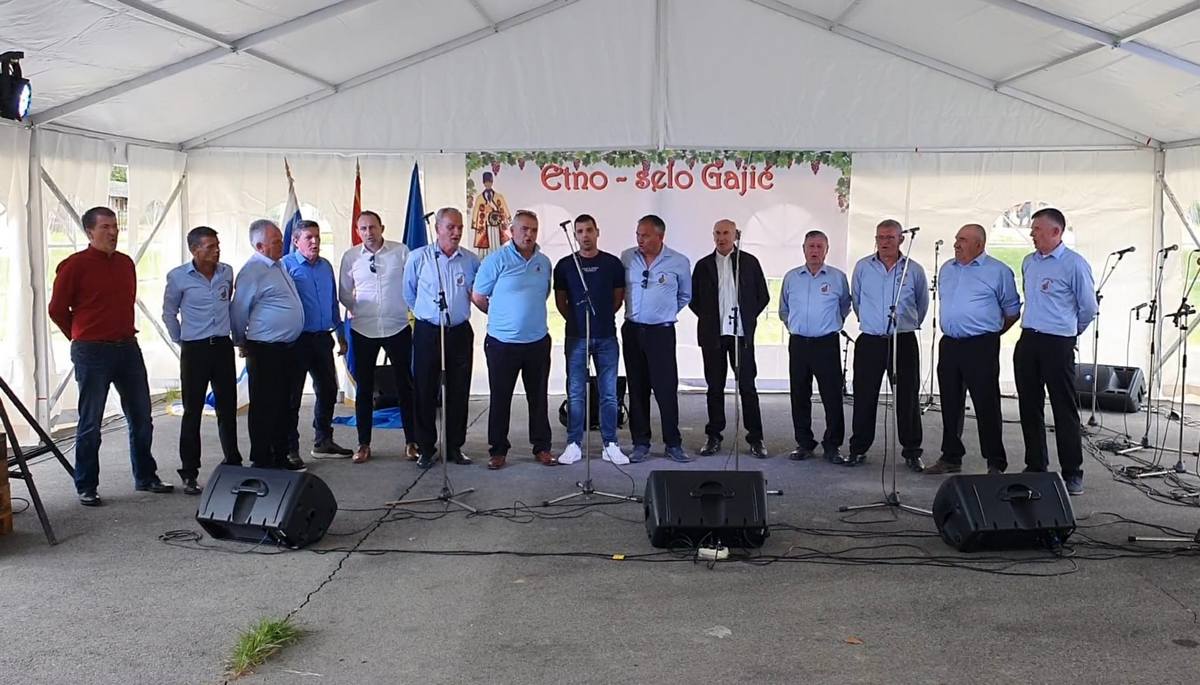 Donacija Vukšićkih bećara novoj crkvi u Baranji