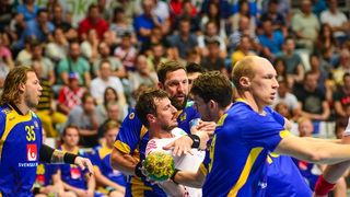 U doista sjajnoj atmosferi koju je stvorilo oko 5000 navijača iz cijele Hrvatske, naši su rukometni reprezentativci remizirali sa Švedskom i to s rezultatom 25-25. Bila je to ‘kaubojima’ pretposljednja pripremna utakmica uoči Olimpijskih igara