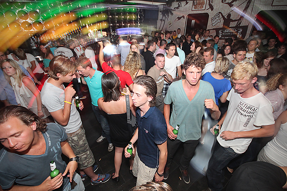 Brandon Morales u Maraschino baru (foto:Saša Čuka) Brandon Morales u Maraschino baru (foto:Saša Čuka)