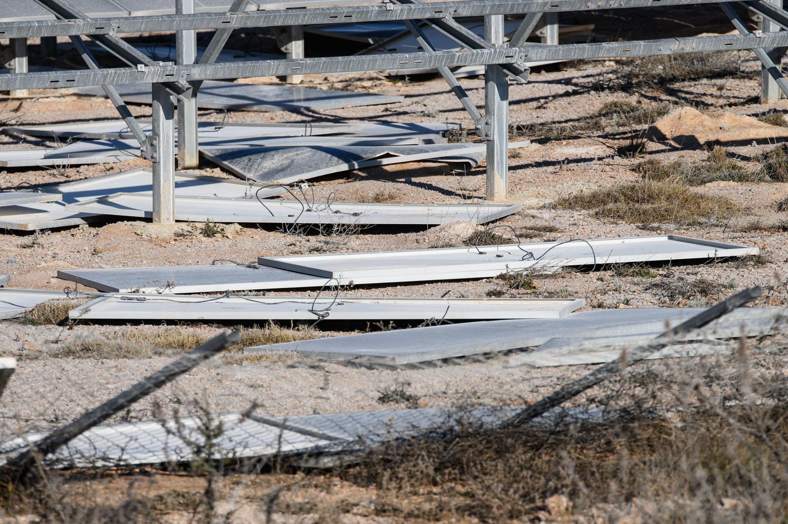 U Zatonu Obrovačkom bura uništila jednu od najvećih solarnih elektrana u Hrvatskoj U Zatonu Obrovačkom bura uništila jednu od najvećih solarnih elektrana u Hrvatskoj