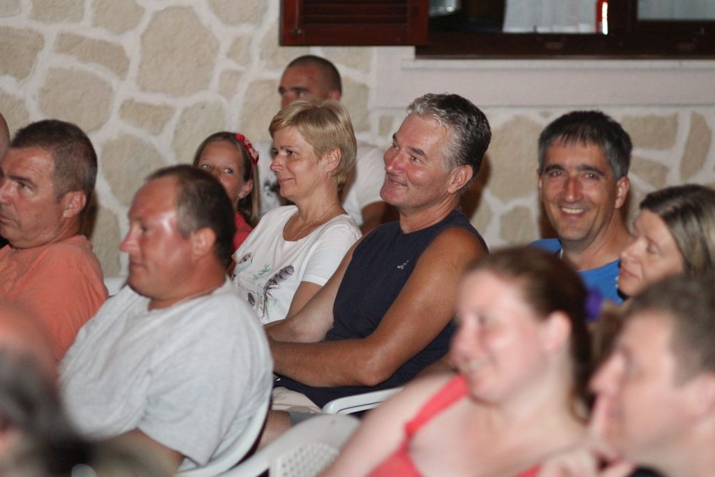 Željko Pervan i društvo nasmijali Bibinjce do suza