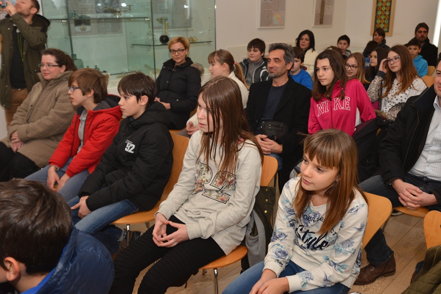 zadar; 9 ozujka 2016 – radionica recikliranja stakla – muzej antickog stakla zadar; 9 ozujka 2016 – radionica recikliranja stakla – muzej antickog stakla