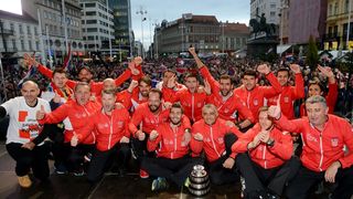 Zlatne tenisače na Trgu bana Josipa Jelačića dočekale tisuće navijača Zlatne tenisače na Trgu bana Josipa Jelačića dočekale tisuće navijača
