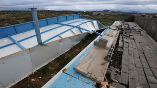 Rastane, Zadar, 301112.
Jako jugo koje je zadnja dva dana puhalo na zadarskom podrucju, srusilo je veliki dio tribine nogometnog stadiona u Rastanima.
Foto: Luka Gerlanc / CROPIX Rastane, Zadar, 301112.
Jako jugo koje je zadnja dva dana puhalo na zadarskom podrucju, srusilo je veliki dio tribine nogometnog stadiona u Rastanima.
Foto: Luka Gerlanc / CROPIX