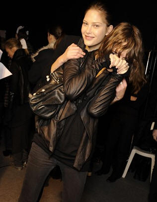 U backstageu (Moda.hr) U backstageu (Moda.hr)