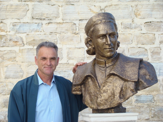 U Buliću otkriveno poprsje don Petra Nakića, foto: Marko Ledenko U Buliću otkriveno poprsje don Petra Nakića, foto: Marko Ledenko