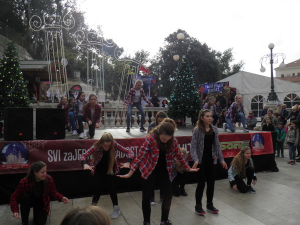 OLYMPUS DIGITAL CAMERA OLYMPUS DIGITAL CAMERA