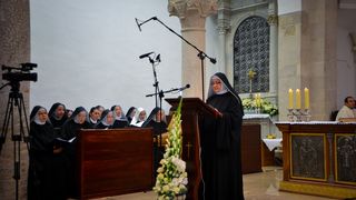 Nadbiskup Puljić predvodio svečano misno slavlje u crkvi. sv. Marije u sklopu obilježavanja 950. obljetnice spomena samostana. Foto: Iva Perinčić