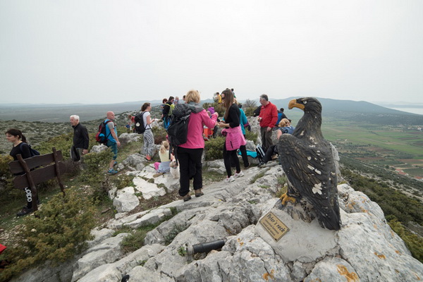 Drugi Planinarski pohod “Hajdemo do Vrane” 2. travnja 2016. Foto: Vinko Pešić