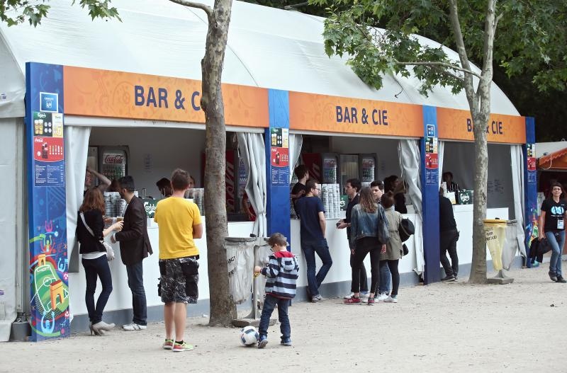 EURO 2016: Fan zona pored Eiffelovog tornja. Photo: Sanjin Strukić/PIXSELL EURO 2016: Fan zona pored Eiffelovog tornja. Photo: Sanjin Strukić/PIXSELL
