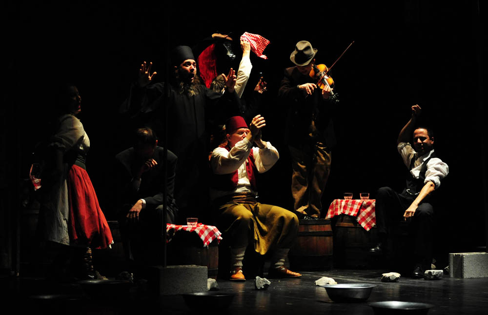 Zadar, 11.04.2013. snimio: Nenad Marčev
dramska pretplata
GRADSKO KAZALIŠTE MLADIH SPLIT
Redatelj: Ivan Leo Lemo
Krčma, alkar, duga
po motivima pripovjedaka Dinka Šimunovića
igraju: Ana Gruica, Belmondo Miliša, Slavko Sobin,
Ivo Perkušić, Zadar, 11.04.2013. snimio: Nenad Marčev
dramska pretplata
GRADSKO KAZALIŠTE MLADIH SPLIT
Redatelj: Ivan Leo Lemo
Krčma, alkar, duga
po motivima pripovjedaka Dinka Šimunovića
igraju: Ana Gruica, Belmondo Miliša, Slavko Sobin,
Ivo Perkušić,