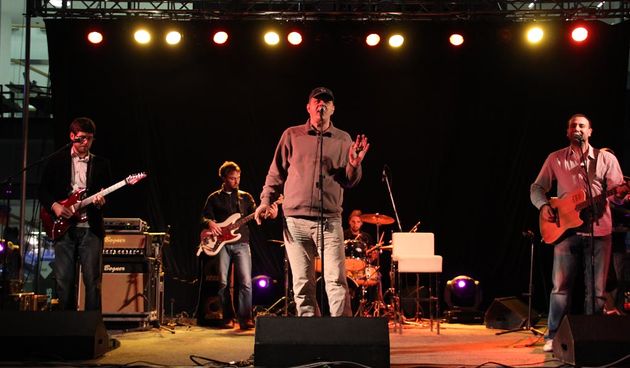 Unatoč kiši i slabom odazivu publike, Marijan Ban i njegovi Diktatori Zadranima su priredili odličan koncert povodom 5. rođendana centra City Galleria.   foto: Iva Perinčić