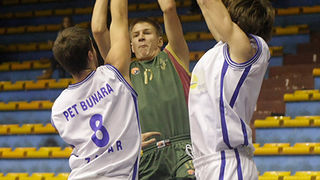 KK Pet Bunara – KK Voštarnica (foto:Saša Čuka) KK Pet Bunara – KK Voštarnica (foto:Saša Čuka)