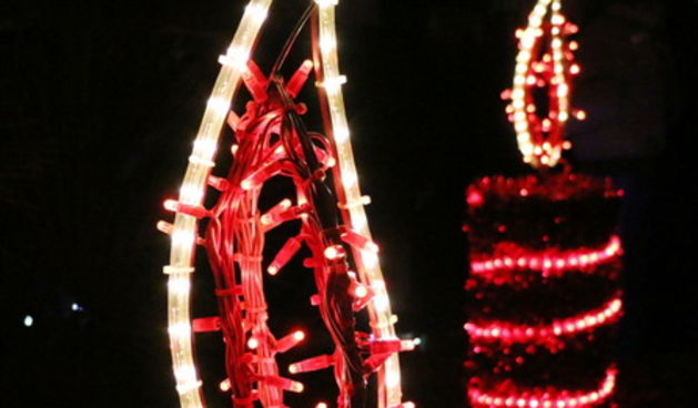 Paljenjem prve adventske svijeće i prigodnim zabavnim programom započela manifestacija Advent na otoku Viru