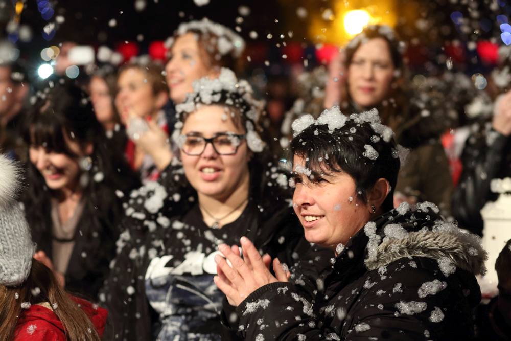 Advent na Viru: Crvena jabuka oduševila u “sniježnom” Viru Advent na Viru: Crvena jabuka oduševila u “sniježnom” Viru