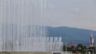 Zagreb: Novouređene fontane u Ulici Hrvatske bratske zajednice puštene u rad Zagreb: Novouređene fontane u Ulici Hrvatske bratske zajednice puštene u rad