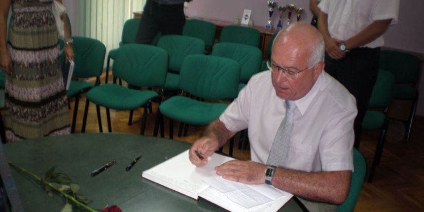 OLYMPUS DIGITAL CAMERA OLYMPUS DIGITAL CAMERA