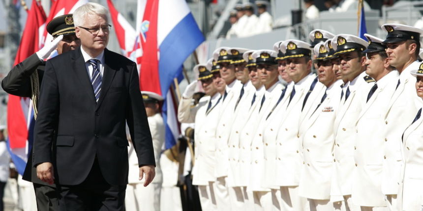 Split, 160911.
Povodom 20-te godisnjice osnutka Hrvatske ratne mornarice sredisnja proslava odrzana je u Pomorskoj bazi Lora. Svecanosti su nazocili predsjednik Ivo Josipovic i premijerka Jadranka Kosor.
Foto: Jakov Prkic / Cropix