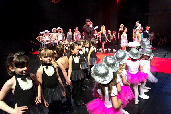 Baletna udruga Pirueta: Broadway, Foto: Mladen Radolović Mrlja Baletna udruga Pirueta: Broadway, Foto: Mladen Radolović Mrlja