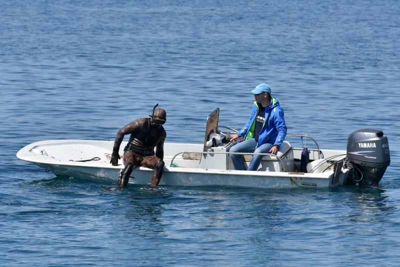 4. Dive In festival zapoceo je danas na rivi. Akcija ciscenja podmorja. Photo: Dino Stanin/PIXSELL