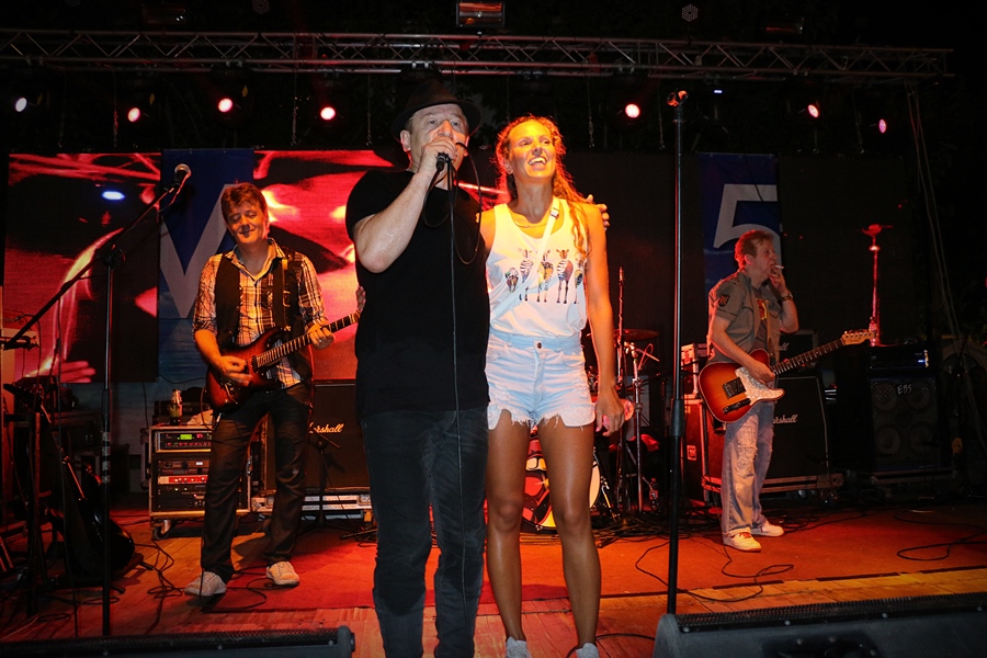 Dan Općine Vir proslavljen uz spektakularni koncert Prljavog Kazališta i vatromet Dan Općine Vir proslavljen uz spektakularni koncert Prljavog Kazališta i vatromet