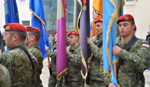 Svečani mimohod postrojbi u povodu proslave 23. obljetnice VRO Maslenica. Foto: Iva Perinčić