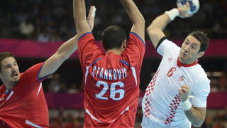 London, 310712.
Dvorana Copper Box.
Hrvatska muska rukometna reprezentacija igra utakmicu 2. kolo u skupini B protiv Srbije tokom Olimpijskih Igra u Londonu.
Na fotografiji: Blazenko Lackovic sa loptom.
Foto: Drago Sopta / CROPIX