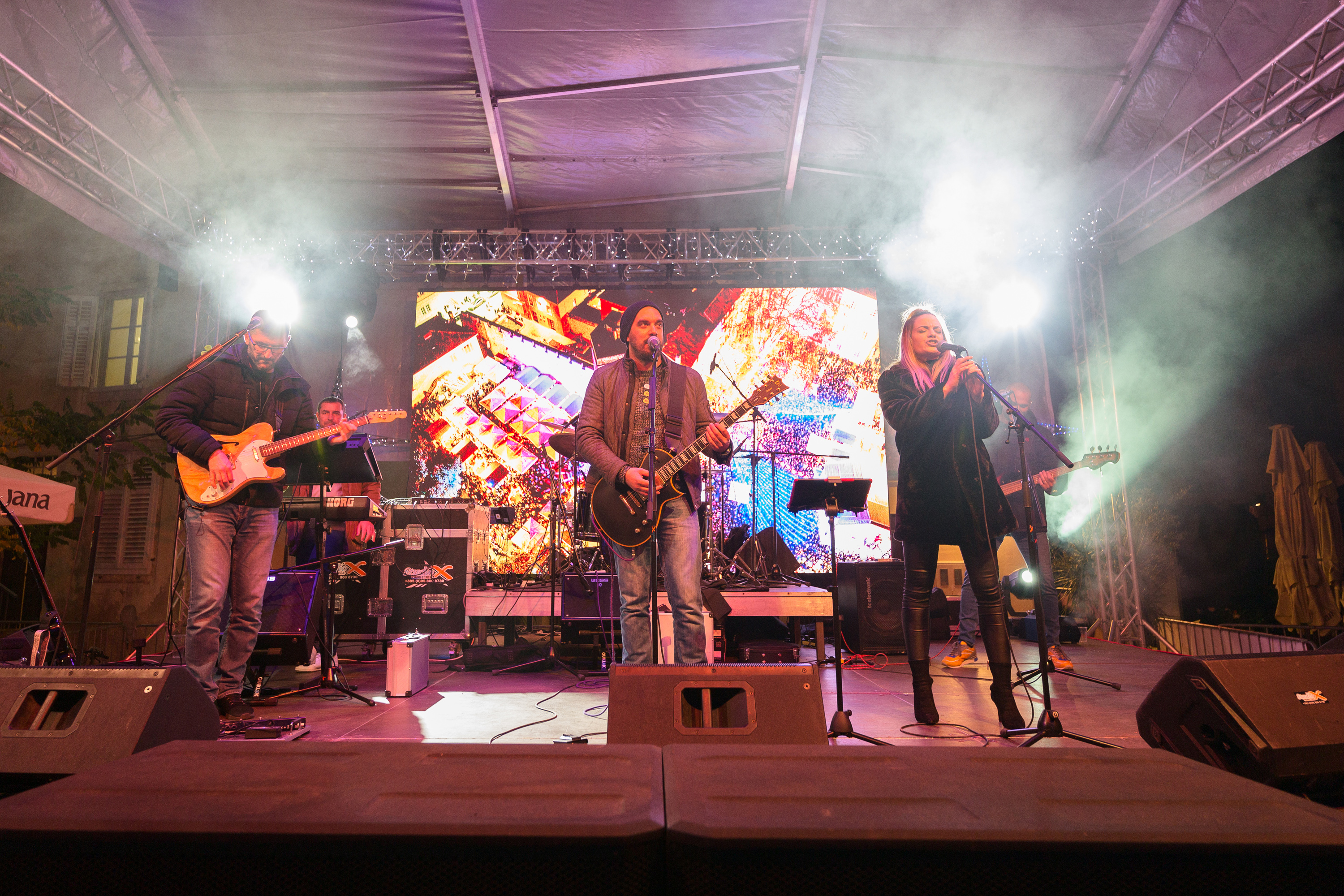 Sveti Nikola i bend Zaratino razveselili i zabavili posjetitelje Sveti Nikola i bend Zaratino razveselili i zabavili posjetitelje