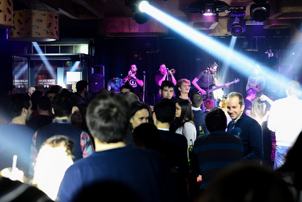 Mjesni Odbor u Maraschino Baru. Foto: Iva Perinčić Mjesni Odbor u Maraschino Baru. Foto: Iva Perinčić