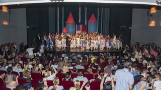 HNK Zadar: Bajka.hr Plesne udruge Gesta, Foto: Željko Karavida HNK Zadar: Bajka.hr Plesne udruge Gesta, Foto: Željko Karavida