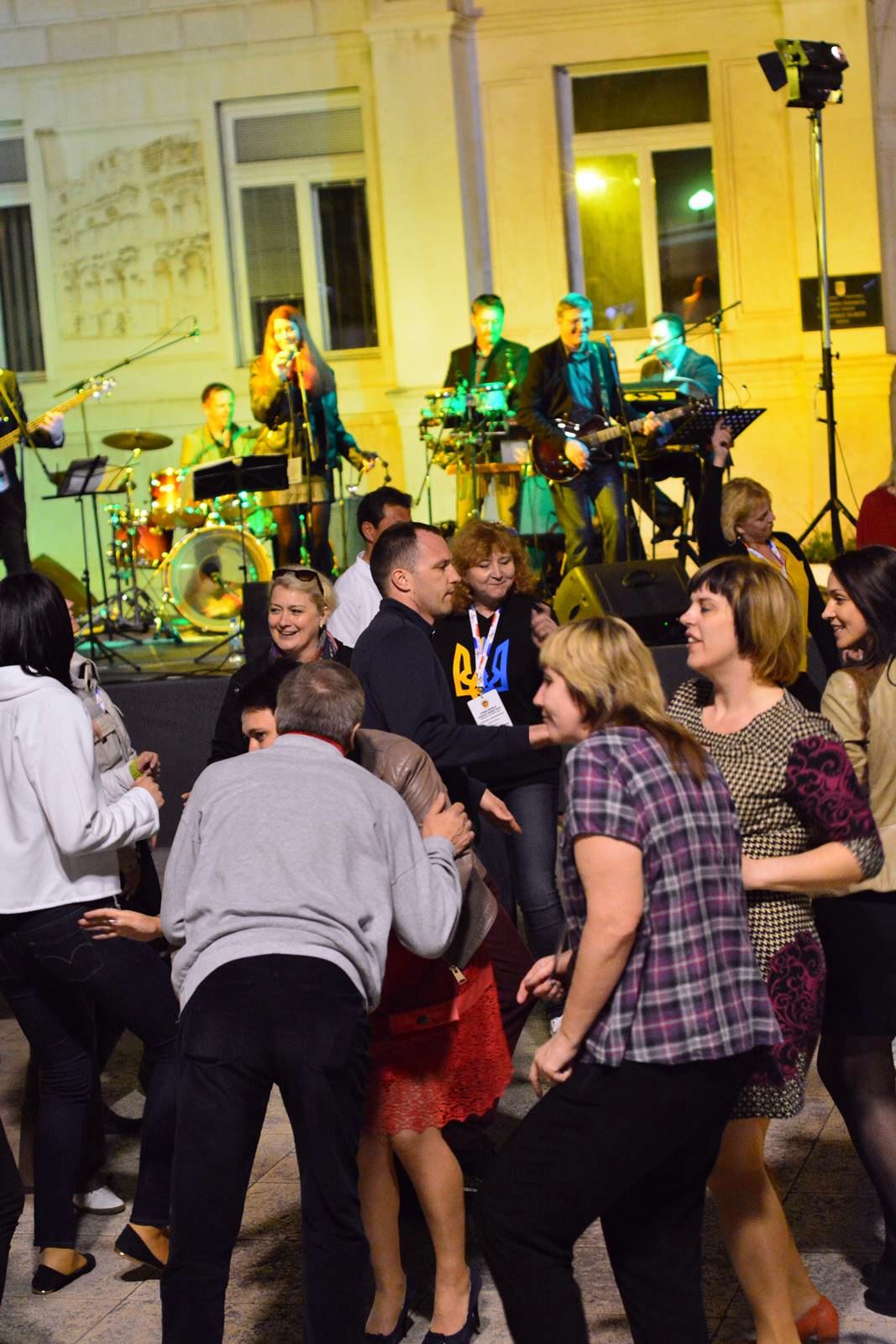 FIMBA After party na Narodnom trgu uz bend Songbusters FIMBA After party na Narodnom trgu uz bend Songbusters