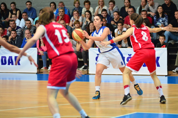 SC Višnjik, dvorana 3. Finale doigravanja za prvaka Hrvatske: ŽKK Zadar – ŽKK Medveščak 54-76 SC Višnjik, dvorana 3. Finale doigravanja za prvaka Hrvatske: ŽKK Zadar – ŽKK Medveščak 54-76