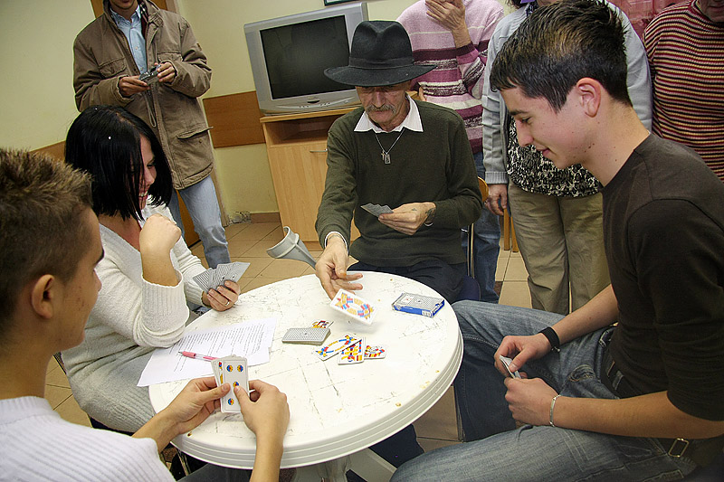 Polaganje vijenaca u more – pomorska skola