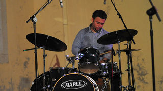 Zadar, 26.07.2013. snimio: Nenad Marčev
bossa nova
CATIA WERNECK QUARTET (BRA-FR)
CATIA WERNECK – vocal
VINCENT BIDAL – piano
LUKMIL PEREZ HERRERA – drums
RENATO ŠVORINIĆ – bass giuitar
Dvorište Providurove palače Zadar, 26.07.2013. snimio: Nenad Marčev
bossa nova
CATIA WERNECK QUARTET (BRA-FR)
CATIA WERNECK – vocal
VINCENT BIDAL – piano
LUKMIL PEREZ HERRERA – drums
RENATO ŠVORINIĆ – bass giuitar
Dvorište Providurove palače