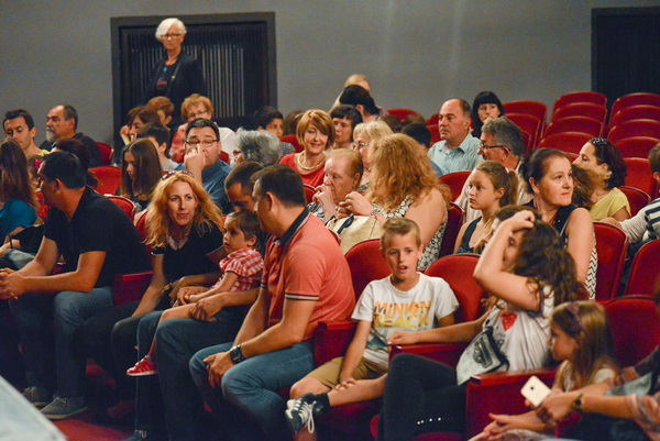 Circo Art u HNK Zadar izveo predstavu “Povratak u prirodu”