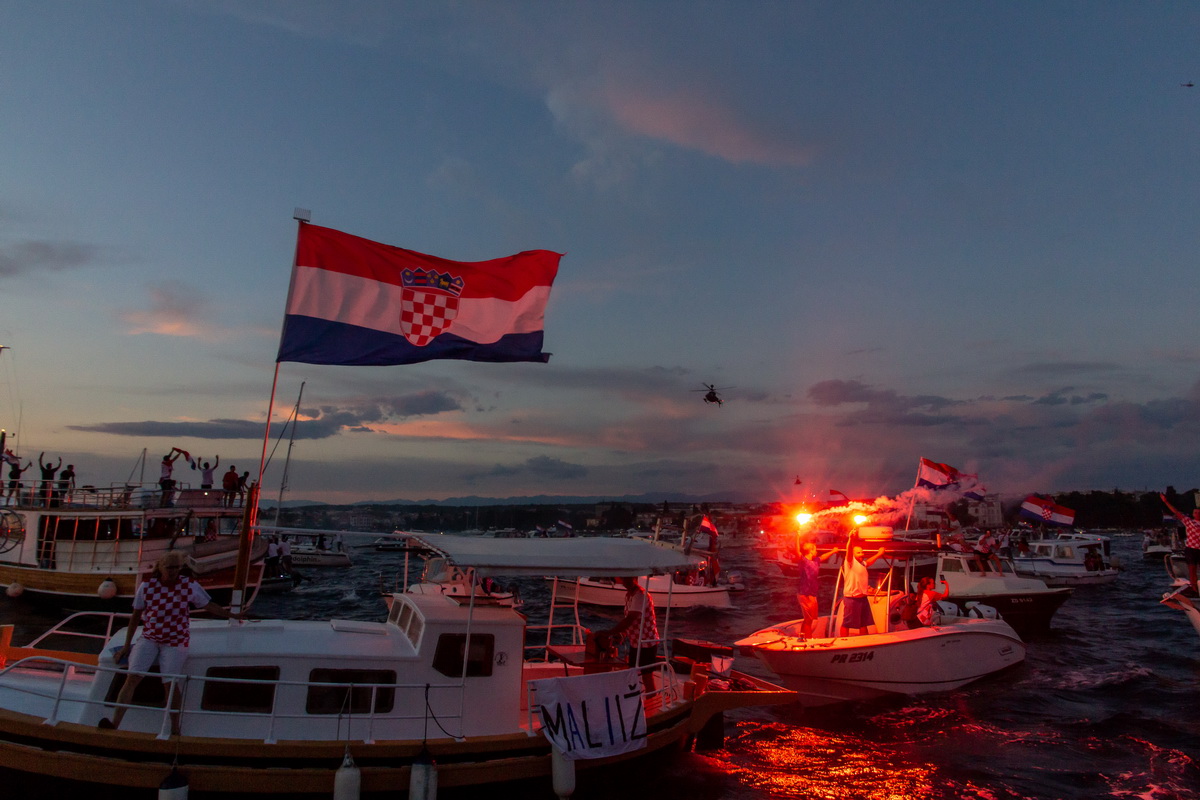 Veličanstven doček četvorice zadarskih Vatrenih od Gradskog mosta do Foruma