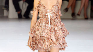 Sarah Burton za Alexander McQueen: Proljeće 2012 Sarah Burton za Alexander McQueen: Proljeće 2012